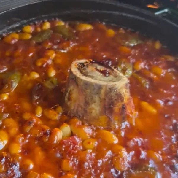 🍲 Lokantadaki o unutulmayan lezzetin sırrını bugün paylaşıyorum. Ben bu tarifte...